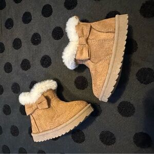 Baby Girl Tan Faux Suede Boots with Faux Fur Trim Size 2